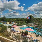 Holiday Home in Mauroux With Pools & Vineyards