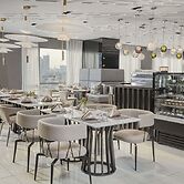 Novotel Suites Manila at Acqua