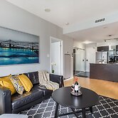Quickstay - Luxurious 2-Bedroom Condo, Heart Of Toronto