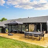 8 Person Holiday Home in Bindslev-by Traum