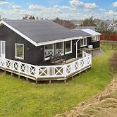 Exquisite Holiday Home in Løgstør near Sea