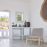 Phaos Santorini Suites