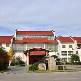 Jiuhuashan Center Hotel