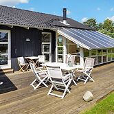 6 Person Holiday Home in Sjolund-by Traum