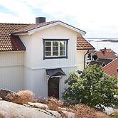2 Person Holiday Home in Kungshamn-by Traum