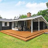 8 Person Holiday Home in Hojslev-by Traum