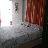 Room in Guest Room - Green Sea Inn Villa Helen Kilometer 4 Circunvalar