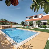 Villa V3 With Private Pool and air Conditioning and Free Wifi Internet