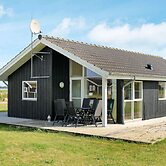 Spacious Holiday Home in Storvorde near Sea