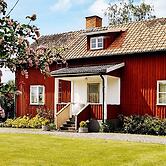 6 Person Holiday Home in Gamleby-by Traum