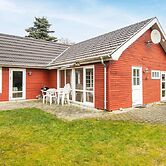 6 Person Holiday Home in Grenaa-by Traum