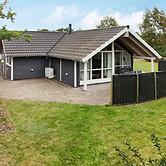 6 Person Holiday Home in Store Fuglede-by Traum
