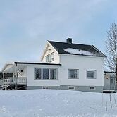 9 Person Holiday Home in Svensby