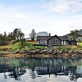 Holiday Home in Gullesfjord