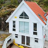 6 Person Holiday Home in Urangsvag