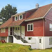 10 Person Holiday Home in Skei i Jolster