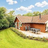 8 Person Holiday Home in Allingabro-by Traum