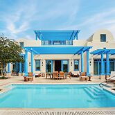 Hilton Salwa Beach Resort & Villas