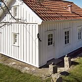 5 Person Holiday Home in Stromstad-by Traum