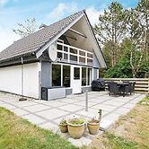 6 Person Holiday Home in Oksbol