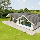 5 Star Holiday Home in Stege