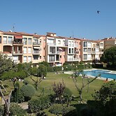 Holiday Apartment in a Complex near Sea