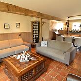 Family Home w/ Trampoline