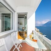 Bellevue apartment