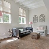 Holiday Home With a Terrace at Bedafse Bergen