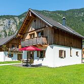 Beautiful Chalet in Obertraun With Garden