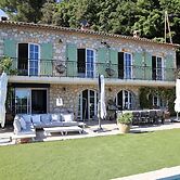 Villa in Grasse With Private Pool