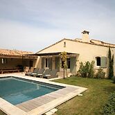 Mas in Eygalieres With Heated Pool