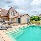 Villa in Aquitaine With Pool & BBQ