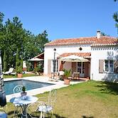 Holiday Home Montaigu-de-quercy Lake