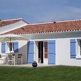 Holiday Home in Avrille Near Sandy Beaches