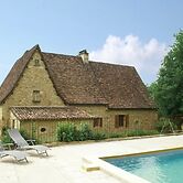 Luxurious Holiday Home in Domme With Swimming Pool