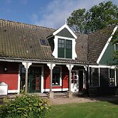 Nicely Decorated Villa with Garden near Sea