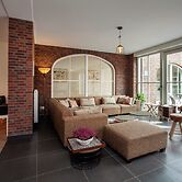 Pet-friendly Mansion