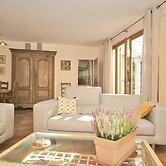 Villa in Crillon-le-brave Near Mont Ventoux