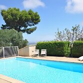 Villa Near Les Etangs de Bages Lake