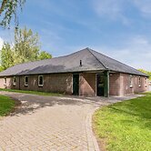 Well Furnished Home for Groups with Dishwasher near Water