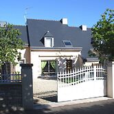 Cozy Garden Home in Erquy