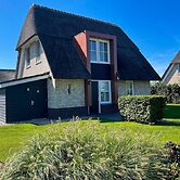Chic Villa With a Fireplace at Tjeukemeer