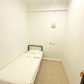 SPOT ON 90077 Cherry's Lodge