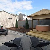 Deluxe Holiday Home in Welkenraedt with Hot Tub & Steam Shower