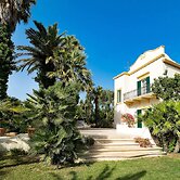 Elegant Villa With Pool and Garden