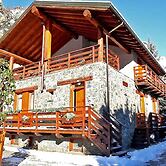 Spacious Apartment in Antey-Saint-André near Ski Lift