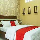 RedDoorz near Benteng Van Den Bosch