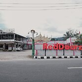 RedDoorz Syariah near Kebun Raya Liwa