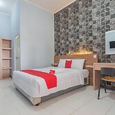 RedDoorz near Alun-Alun Garut